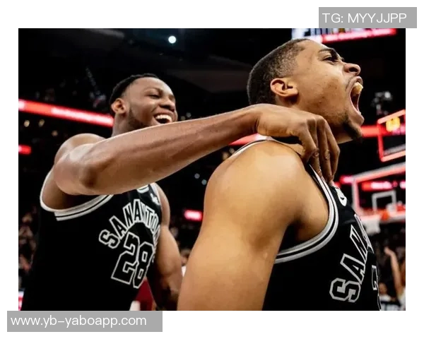 凯尔登盛赞文班在攻防两端的核心作用团队将紧随其后共同进步